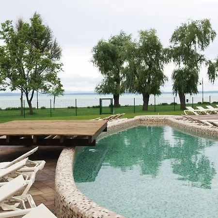 Premium Panoráma Szálloda 4*