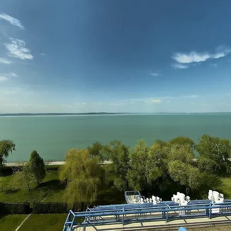 Premium Panoráma Szálloda 4*