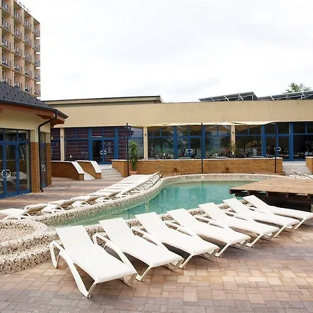 Premium Panoráma Szálloda 4*