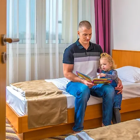 Premium Panoráma Szálloda 4*