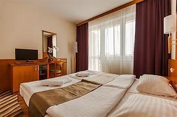 Premium Panoráma Szálloda 4*