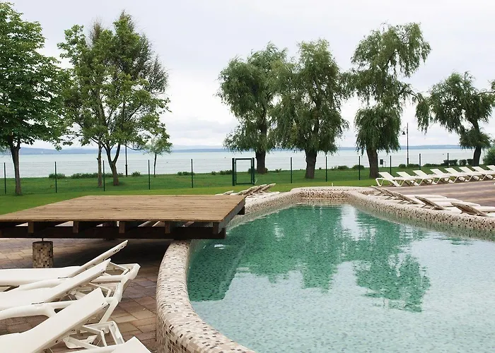 Premium Panorama Hotell 4*
