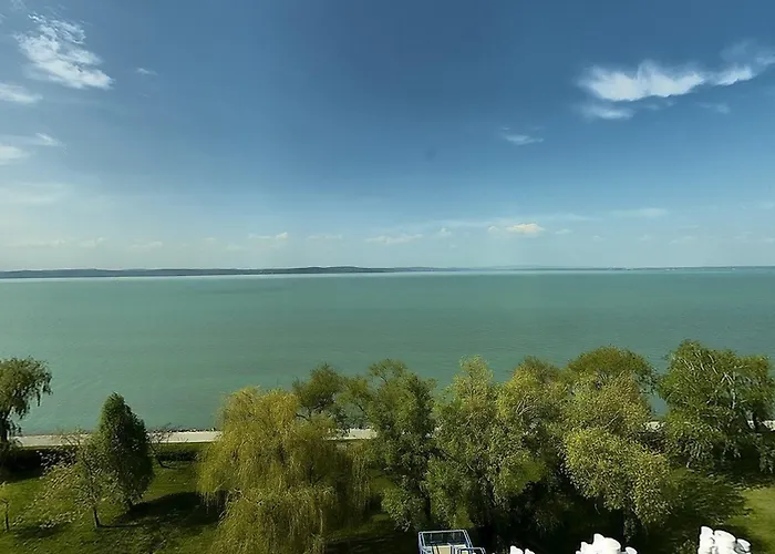 Premium Panoráma Szálloda 4*